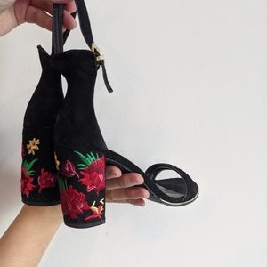 Kenneth Cole Embroidered heels